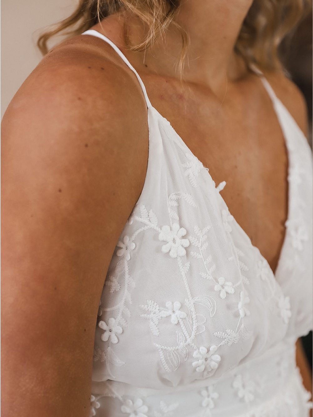 White Lace Mini Dress with Floral Detailing - Picture 3 of 6